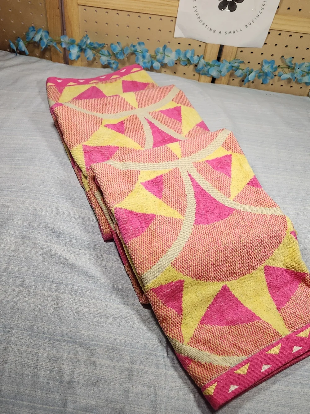 Towel Bright Pink and Yellow Geometric Beach Towel Unbranded New Without Tags #2